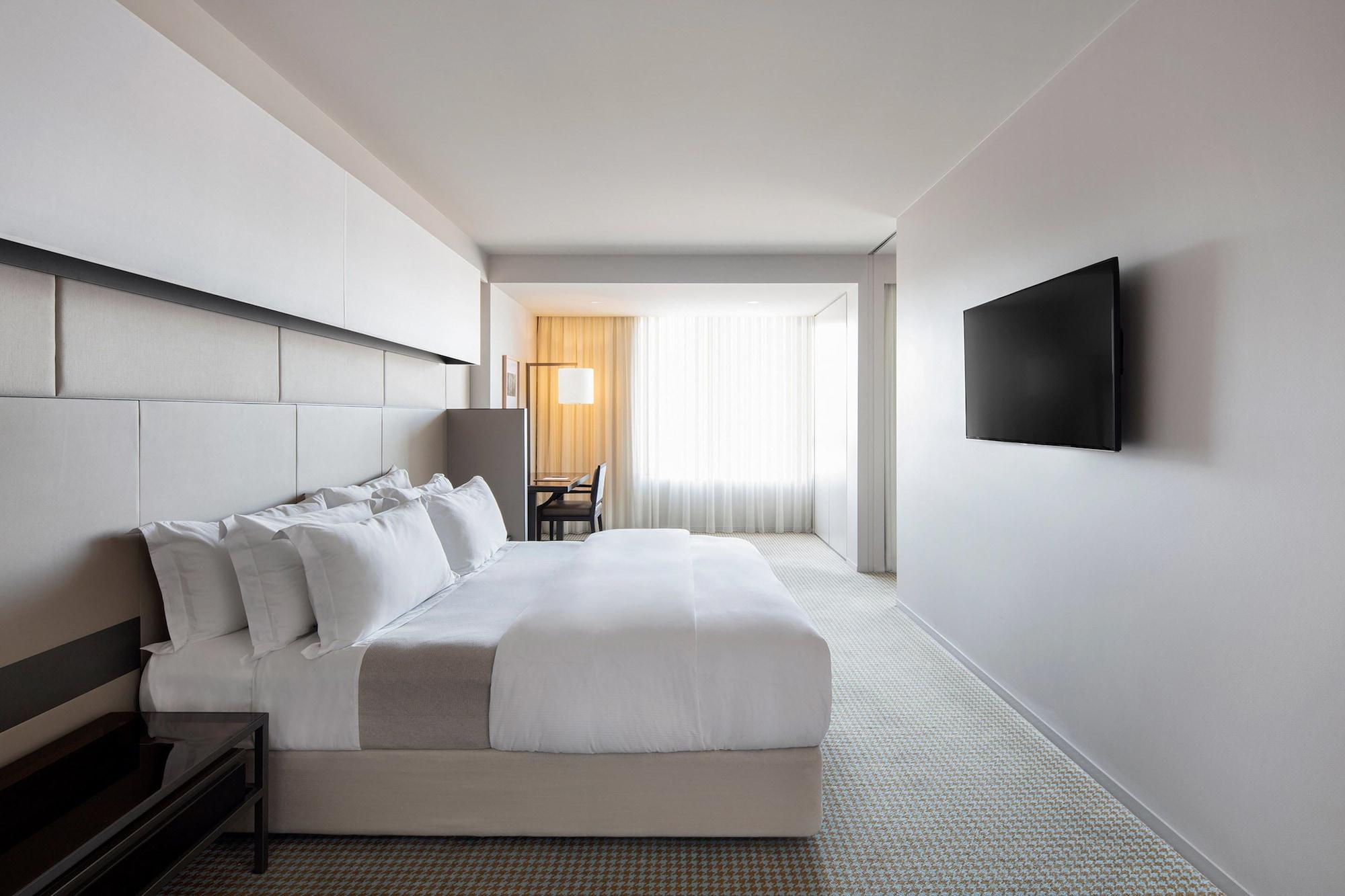 Hotel Realm Canberra Ngoại thất bức ảnh A room at the hotel
