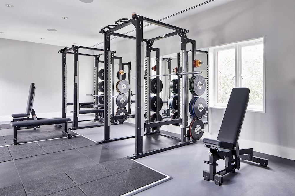 Hotel Realm Canberra Ngoại thất bức ảnh A power rack