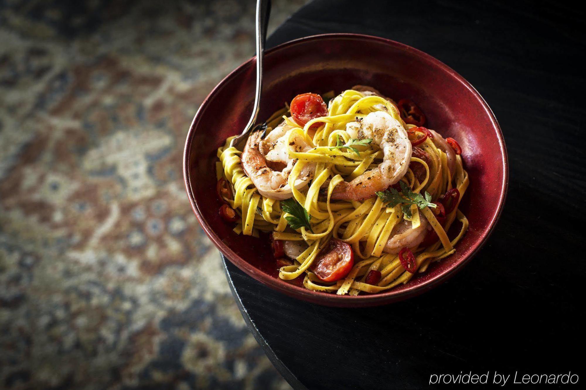 Hotel Realm Canberra Ngoại thất bức ảnh Shrimp and bell pepper pasta